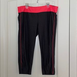 Xersion fitted workout capris XL